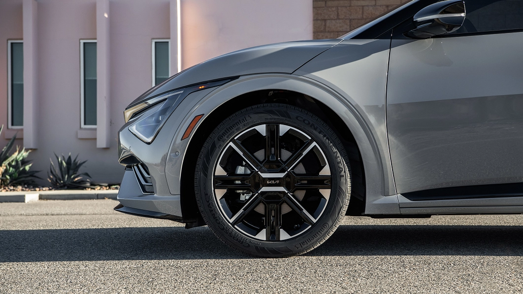 Wheel detail image of the Kia EV6, winner of the European Car of the Year