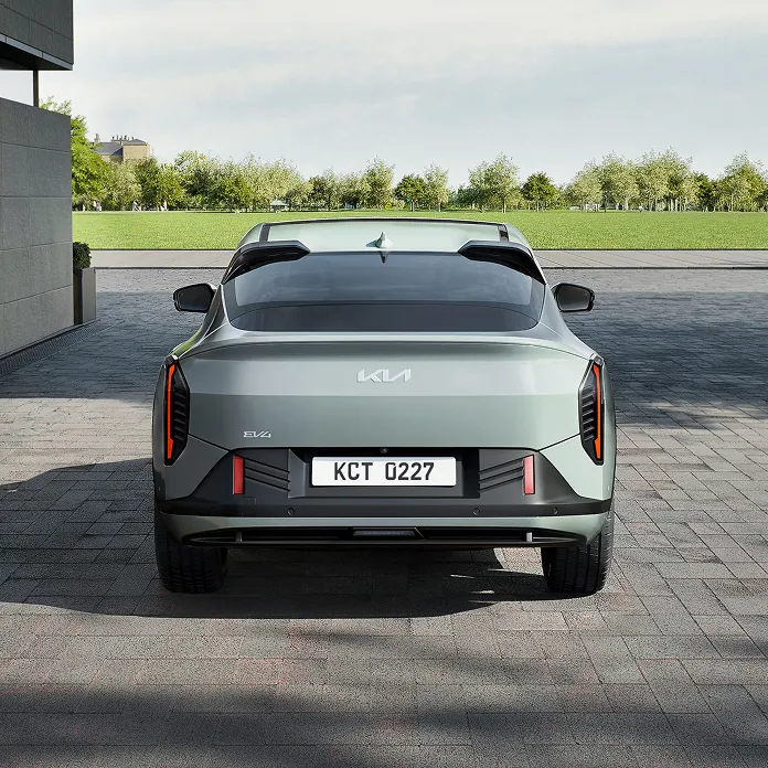기아 EV4 후면 이미지