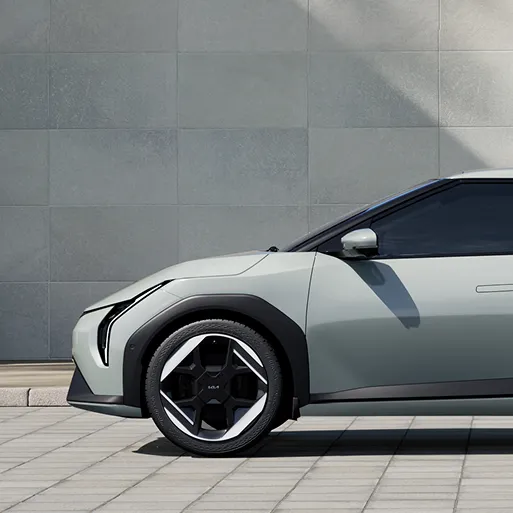 기아 EV4 측면 클로즈업 이미지