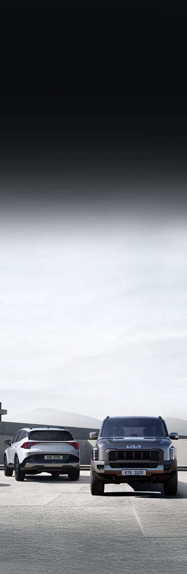 기아 차량 라인업이 함께 주차된 이미지