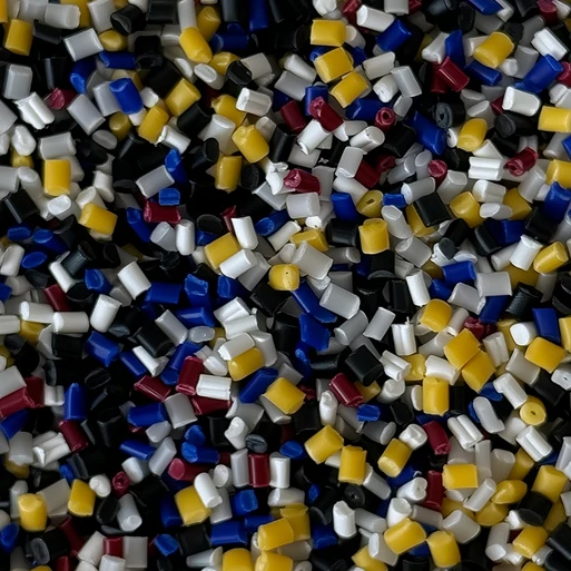 다양한 색상의 재활용 PET 플레이크 원재료