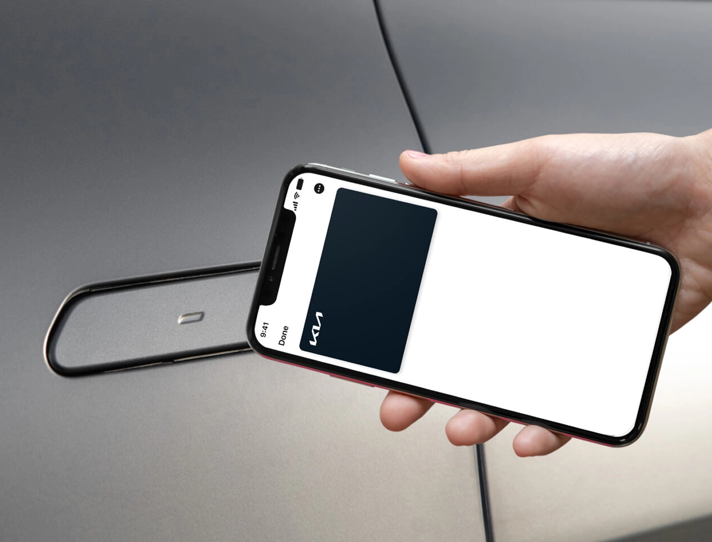 기아 디지털 키를 사용하는 장면 이미지