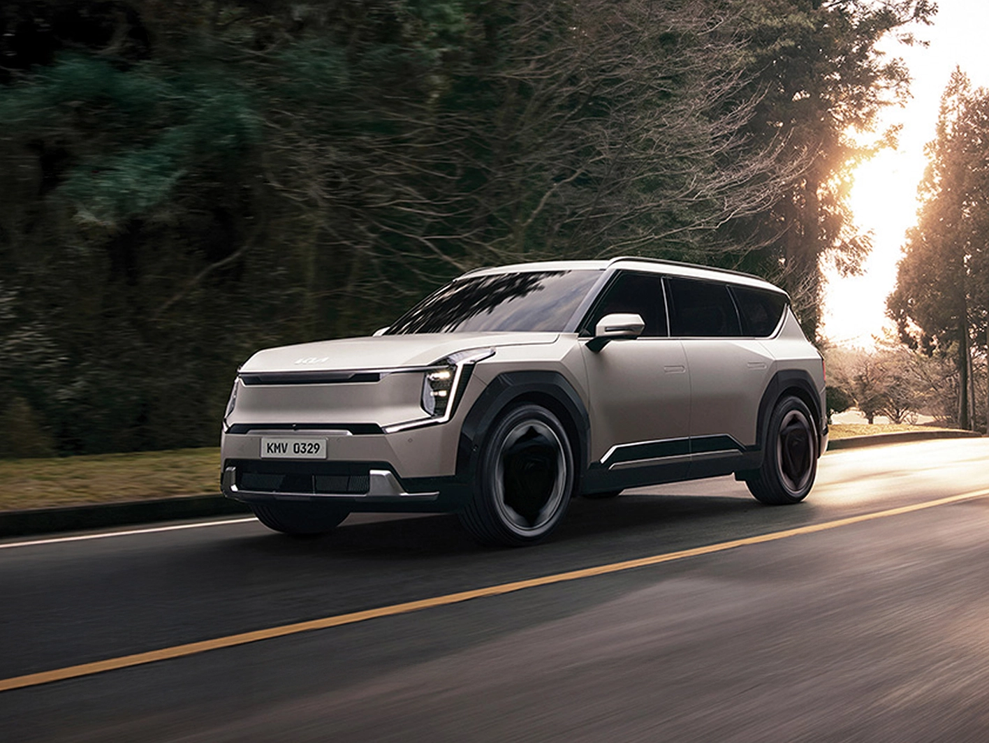 기아 EV9 차량 주행 이미지