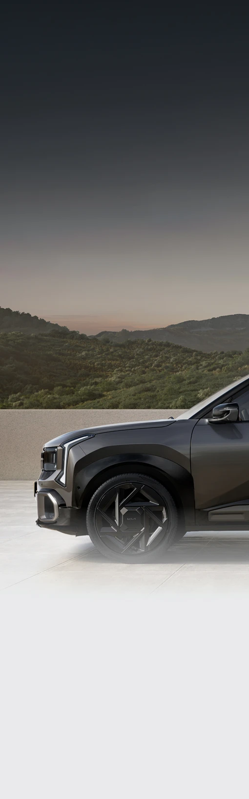 셀토스의 라이트와 휠 디자인을 강조한 측면