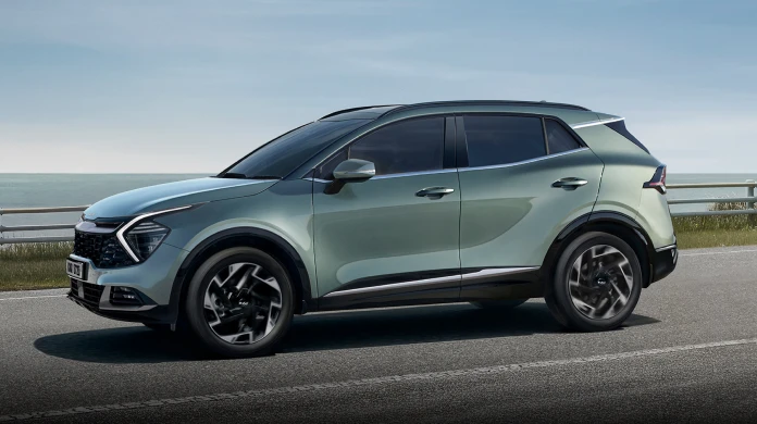 짧은 휠베이스의 5세대 기아 스포티지 이미지 긴 휠베이스의 5세대 기아 스포티지 이미지