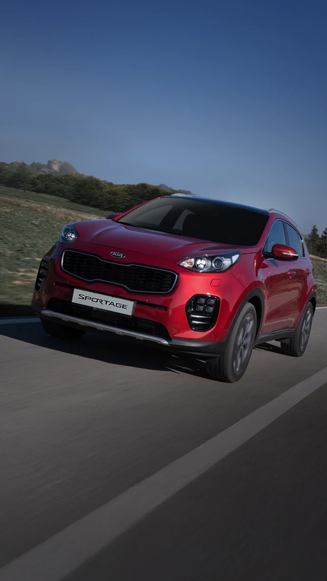 4세대 기아 스포티지가 도로를 주행하는 모습