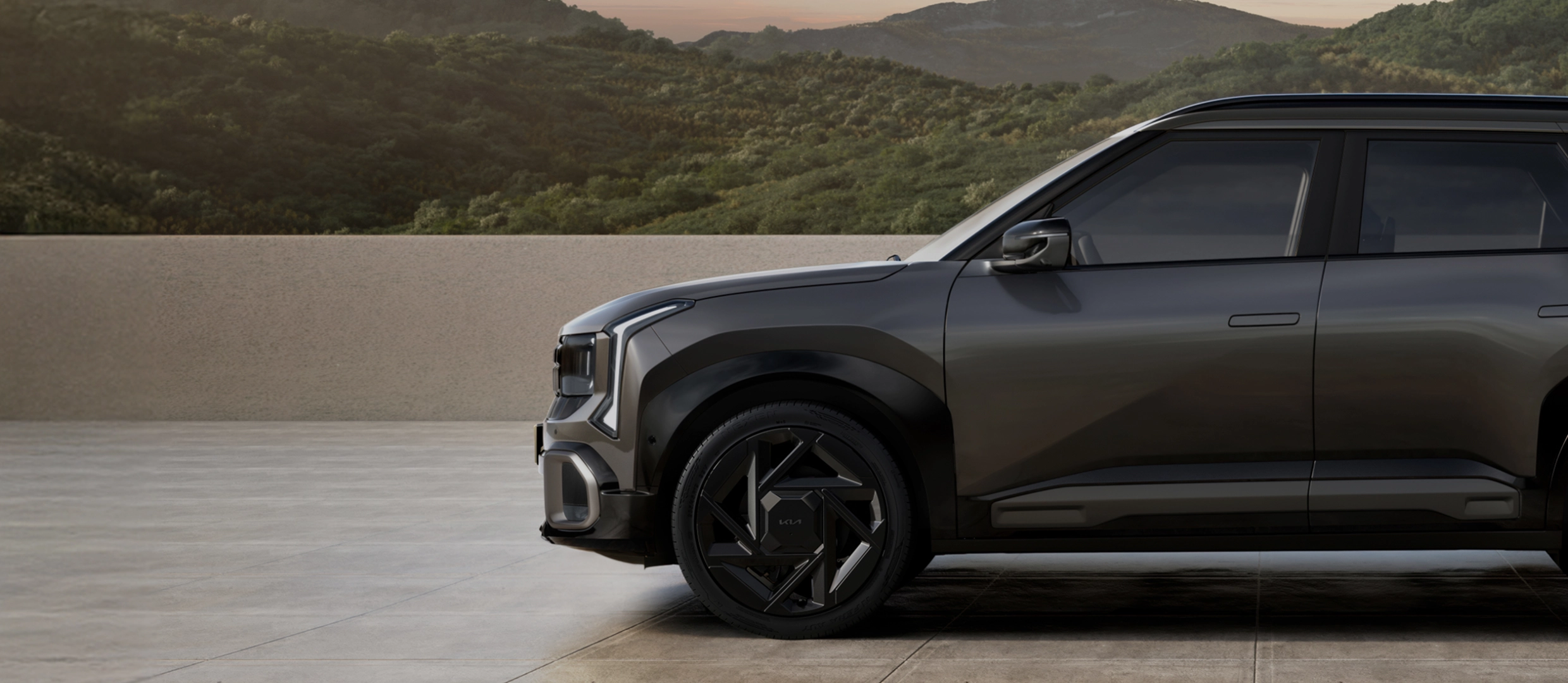 Side profile of the Seltos highlighting its lights and wheel design.