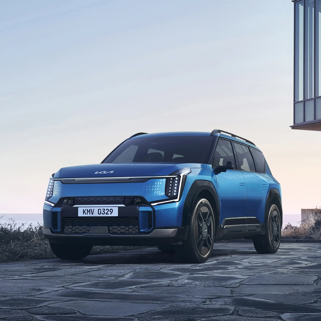 Front view image of the Kia EV9, winner of the 2024 Women’s Worldwide Car of the Year